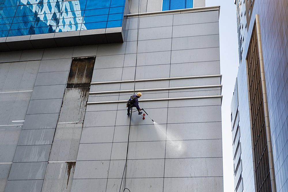 Hidrolavado de una fachada en altura